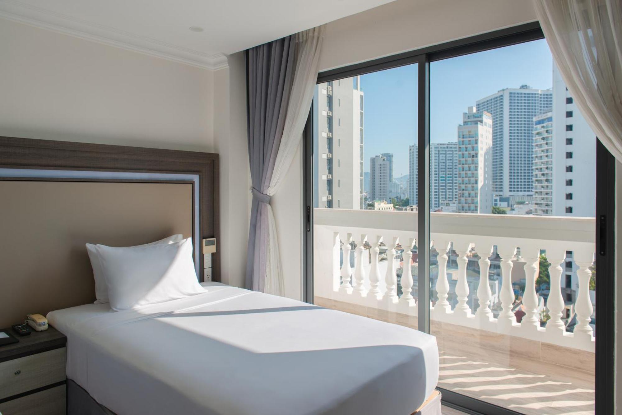 Seven Seas Hotel Нячанг Экстерьер фото